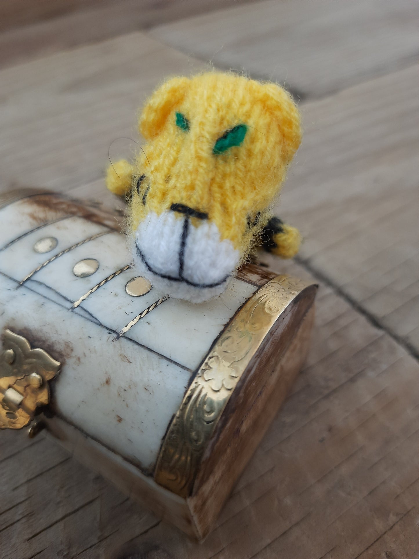 A Cute Tiger Family Finger Puppet