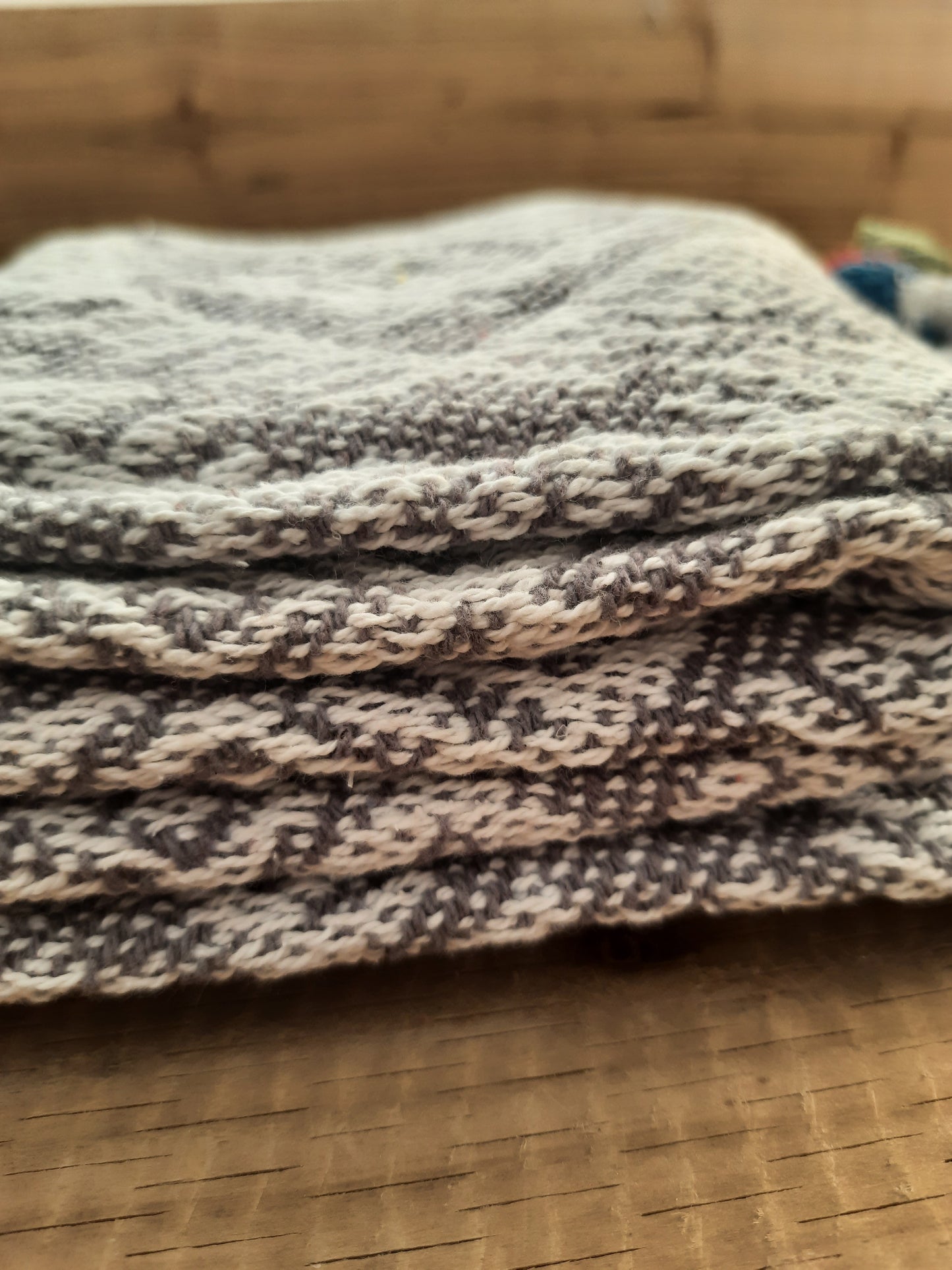 Cozy Pom Pom Throw Blanket