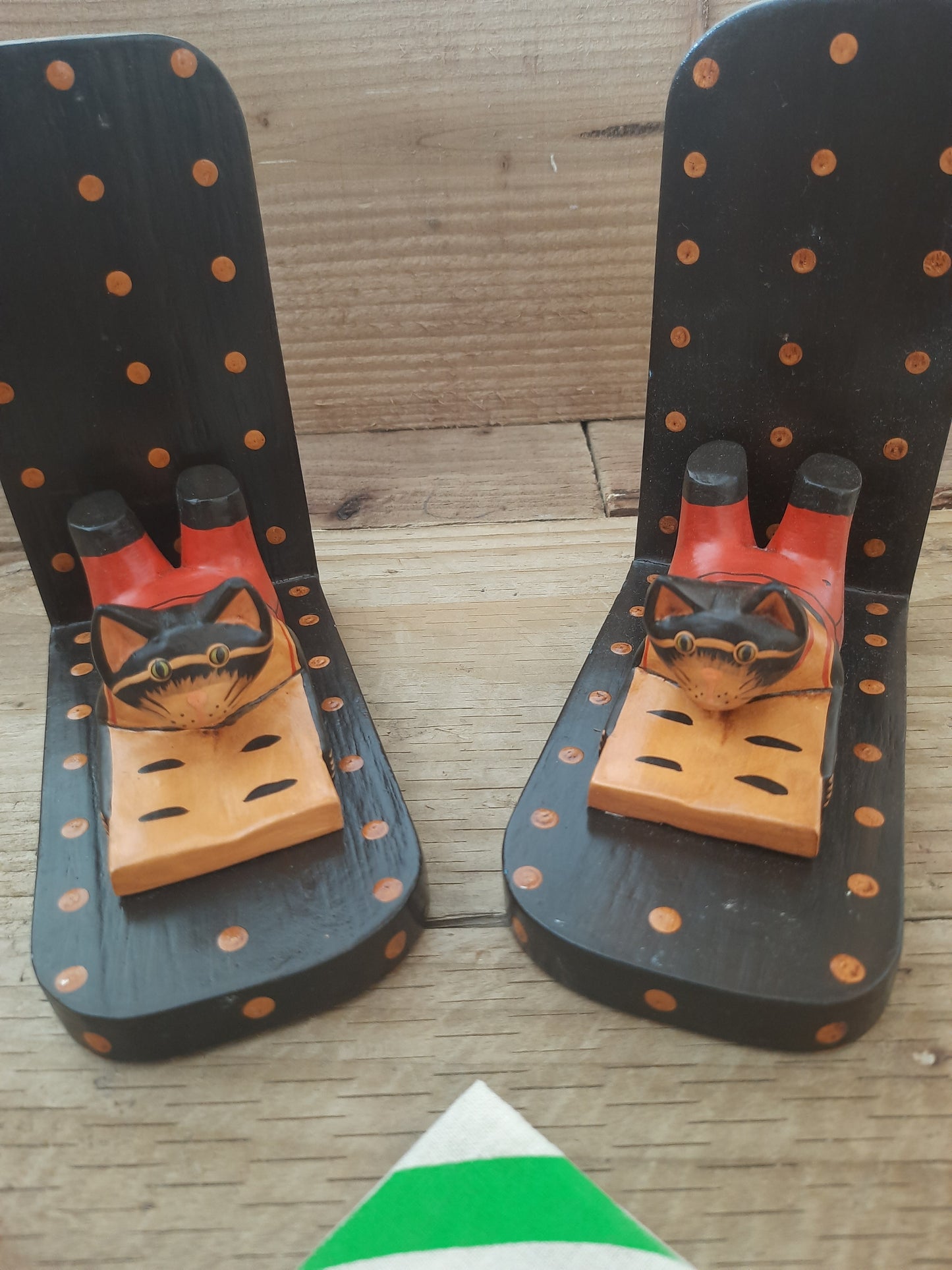 Adorable Cat Bookends
