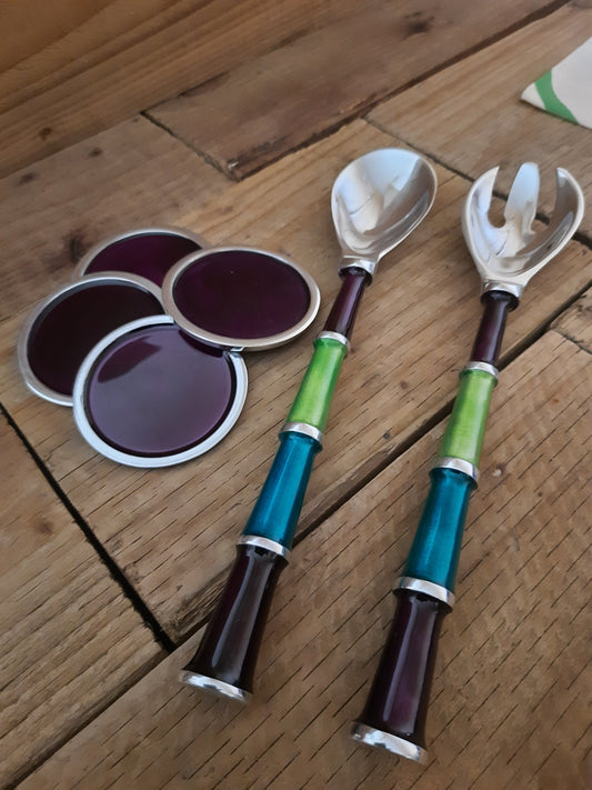 Salad servers