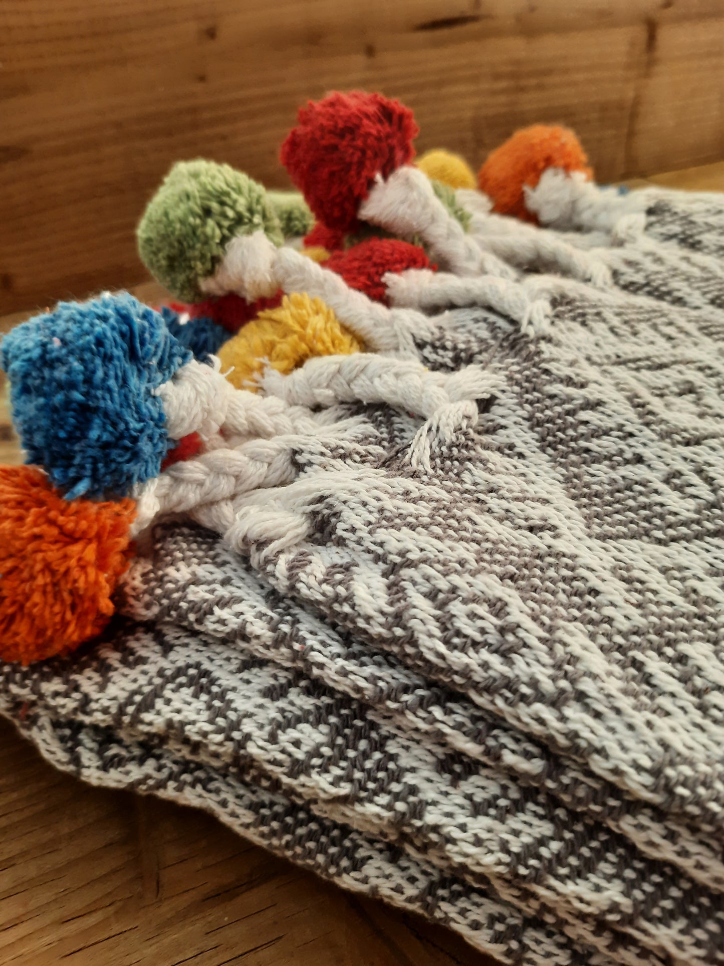 Cozy Pom Pom Throw Blanket
