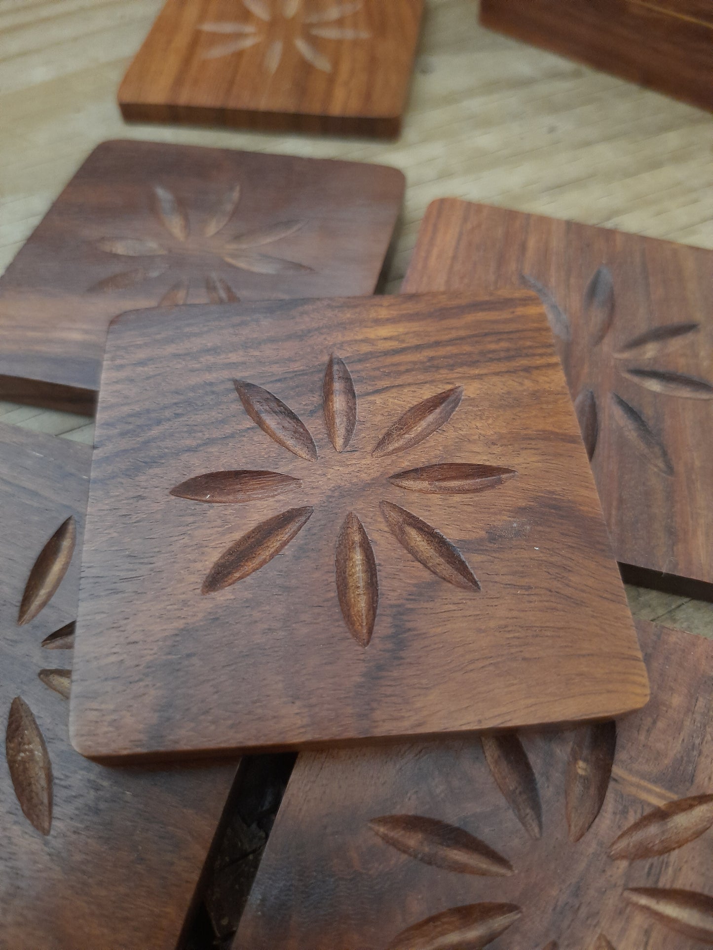 Sheesham Wood Coaster Set – 6-Piece Drink Coasters with Storage Stand