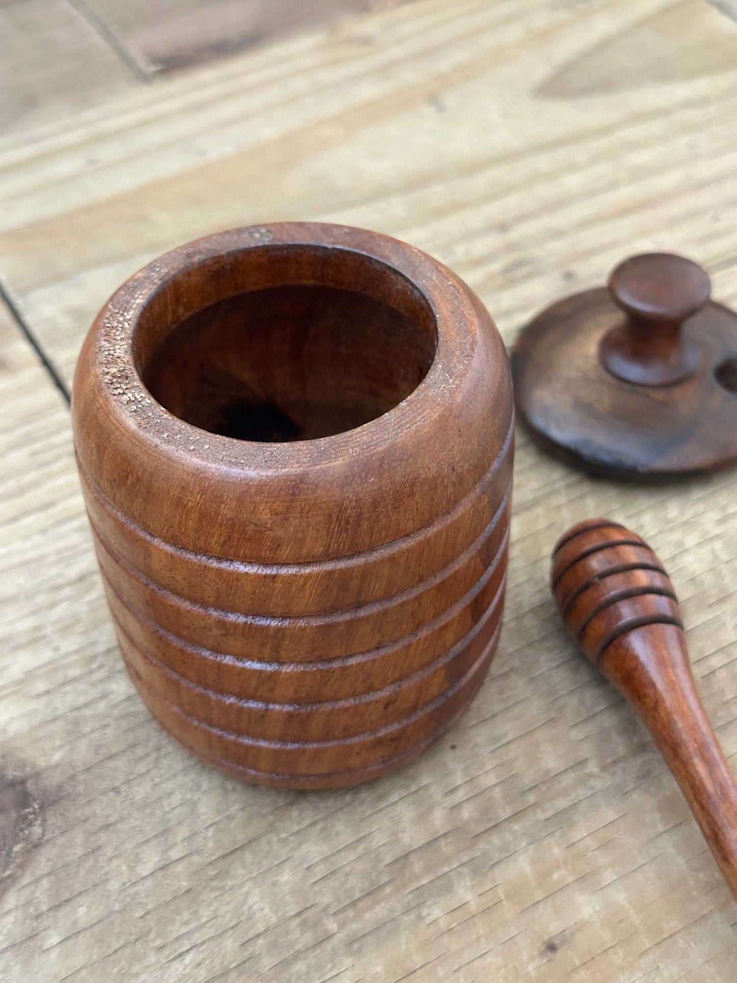 Rosewood Honey Pot with Dipper