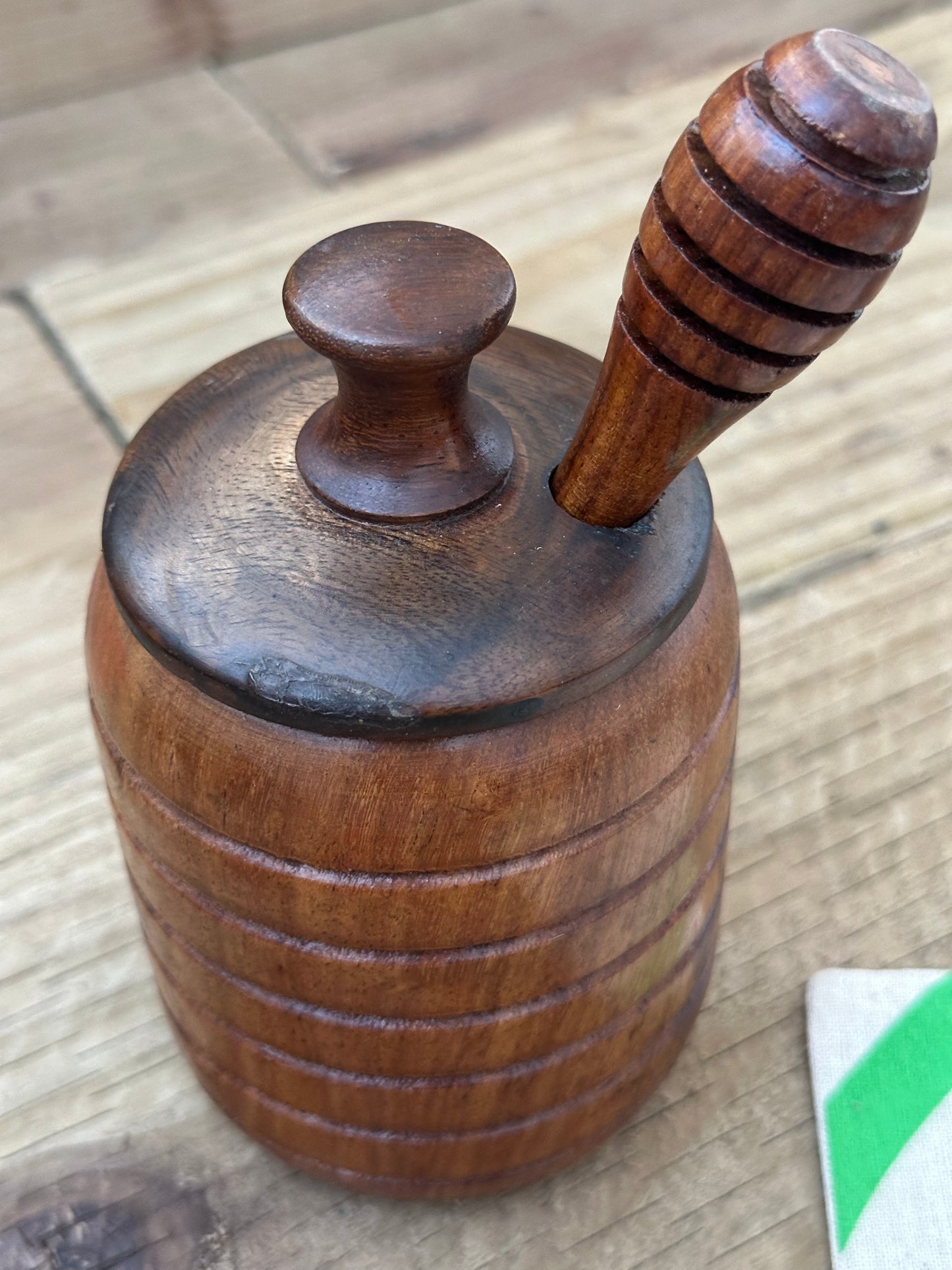 Rosewood Honey Pot with Dipper