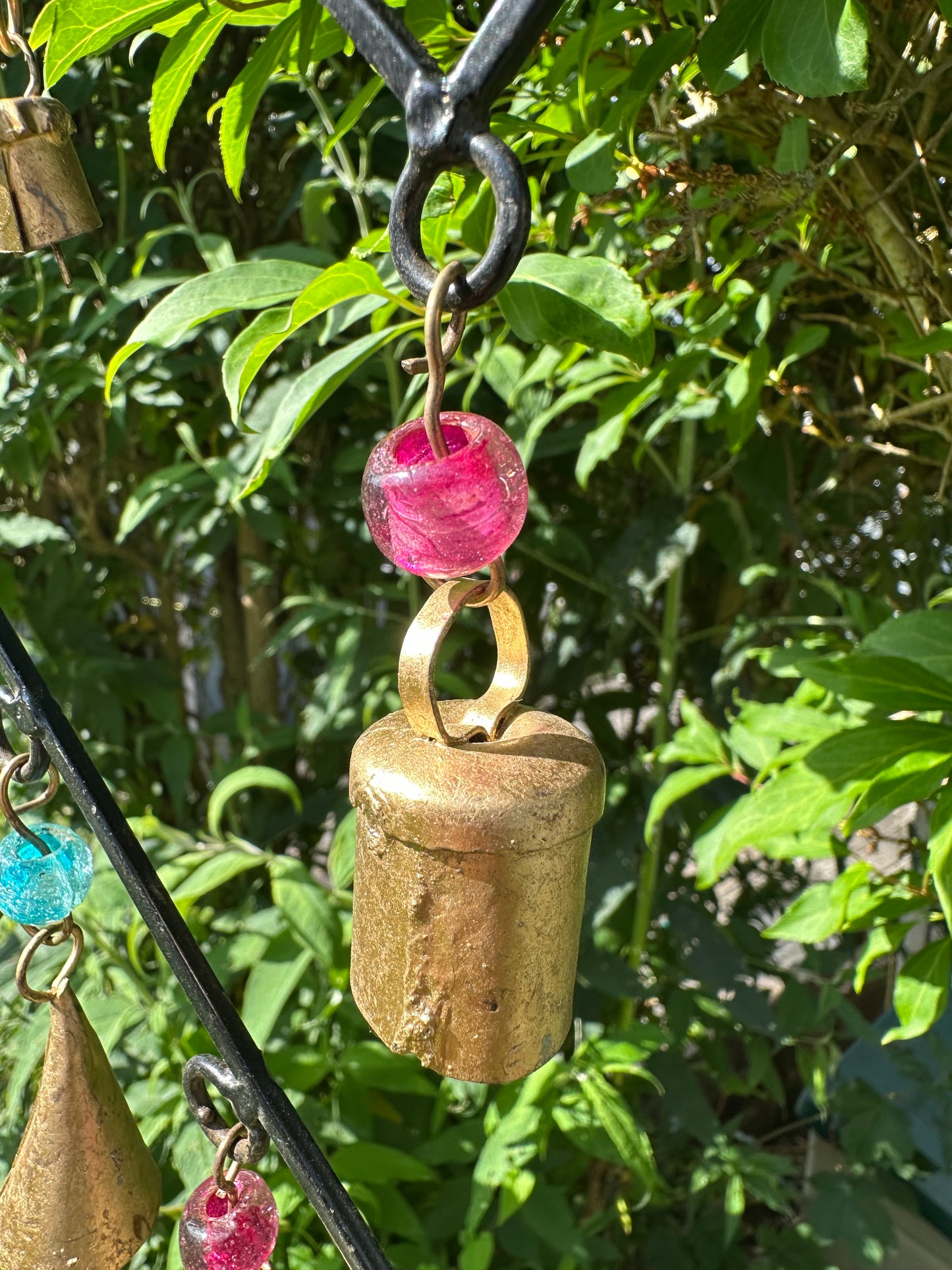 Interconnected heart wind chime with mixed-colour beads