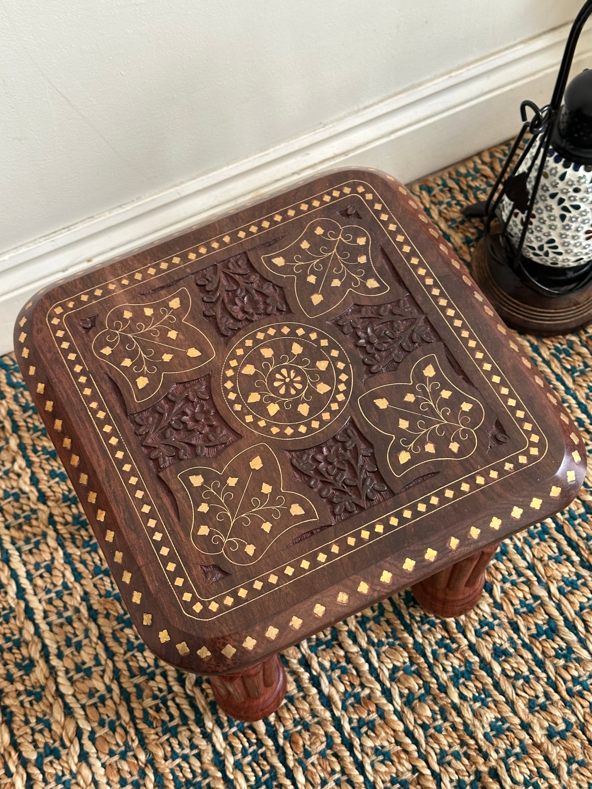 Solid wooden centre table with natural Sheesham grain