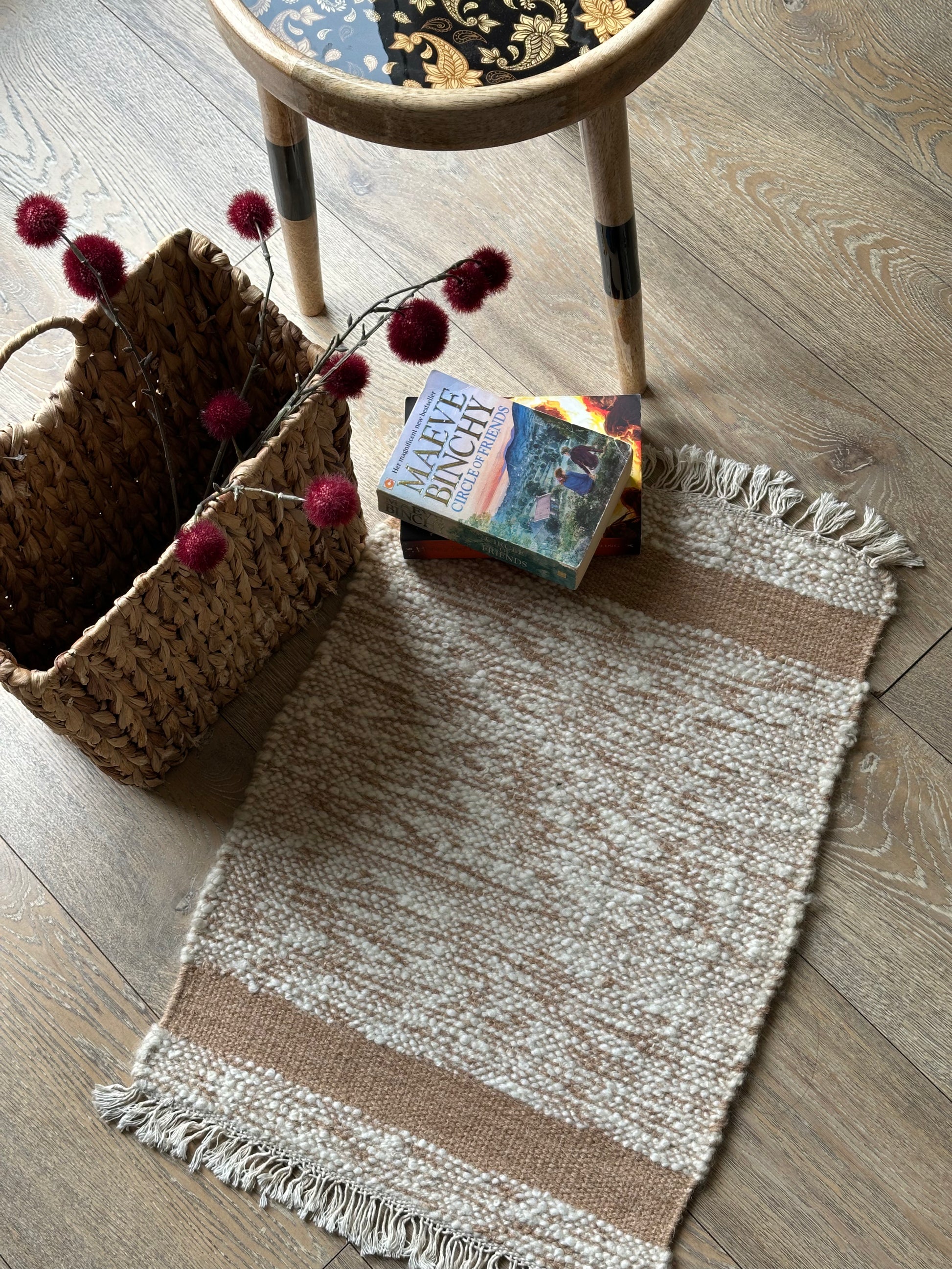 Cotton and wool tassel rug in white and brown
