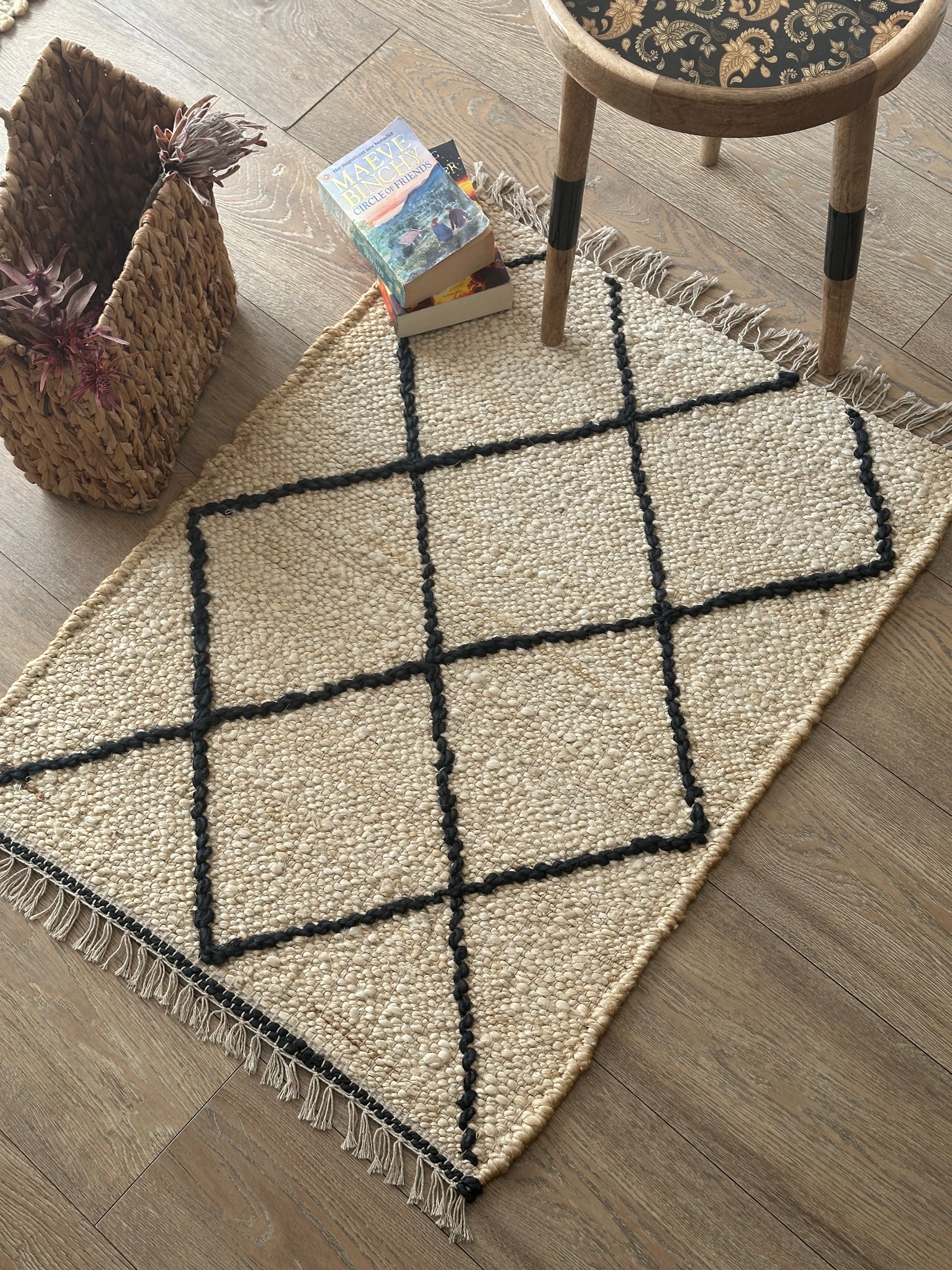 White jute rug as a thoughtful housewarming gift